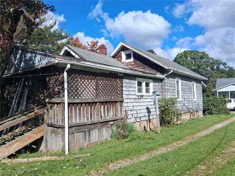 315 E Walnut St, Wadsworth, OH 44281 photo 3