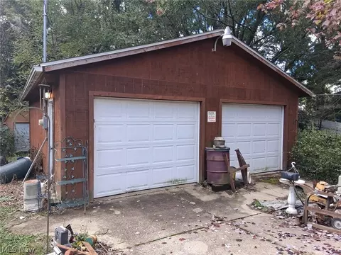 315 E Walnut St, Wadsworth, OH 44281 photo 4