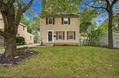 2723 Maplewood St, Cuyahoga Falls, OH 44221