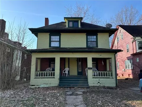 227 Lora Ave, Youngstown, OH 44504