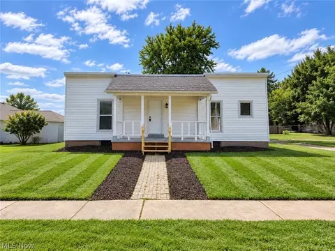 32 Euclid St, Marshallville, OH 44645