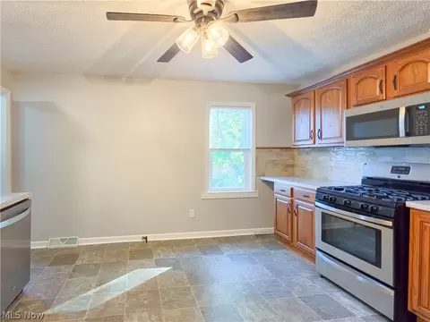 Kitchen - 39 Forest Ave SE, Massillon, OH 44646 photo 3 of 3