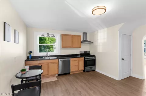 Kitchen - 153 Elm St, Struthers, OH 44471 photo 2 of 2