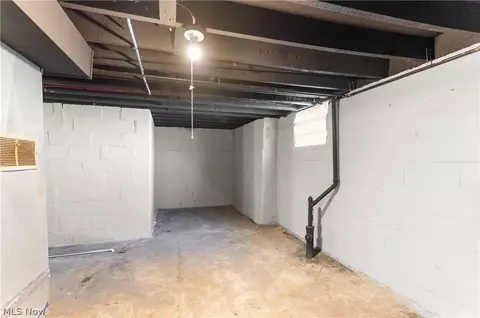 Other - 153 Elm St, Struthers, OH 44471 photo 3 of 8