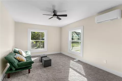 Living - 153 Elm St, Struthers, OH 44471 photo 3 of 3