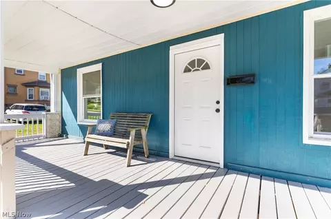 Exterior - 153 Elm St, Struthers, OH 44471 photo 2 of 5