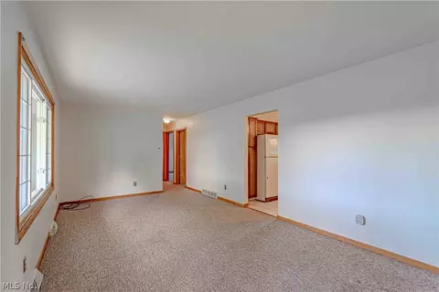 Living - 149 Pine St, Creston, OH 44217 photo 3 of 4