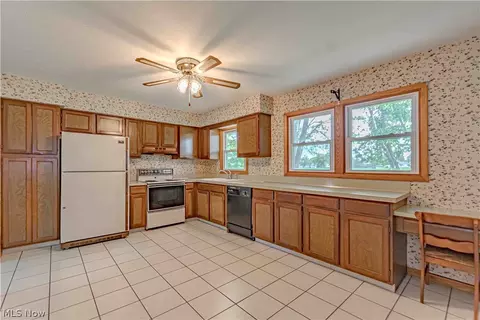 Kitchen - 149 Pine St, Creston, OH 44217 photo 2 of 3