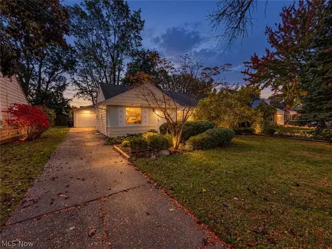 15711 Leigh Ellen Ave, Cleveland, OH 44135