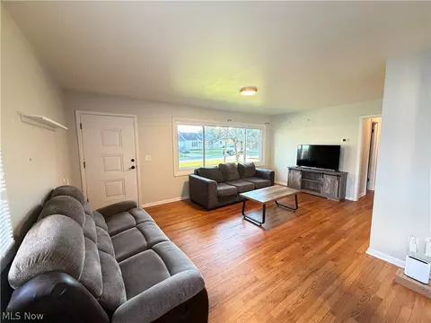 Living - 676 Lucille Dr, Elyria, OH 44035 photo 1 of 2