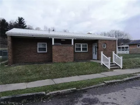 936 Plutus Ave, Chester, WV 26034