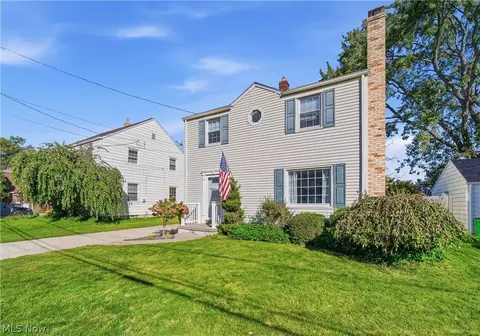 123 Marvella Dr NE, Canton, OH 44714