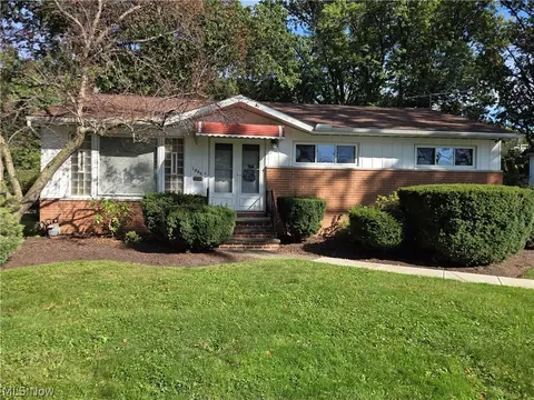 1565 E 332nd St, Eastlake, OH 44095