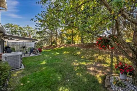 Exterior - 9838 Highgate Ct, Mentor, OH 44060 photo 10 of 10