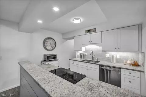 Kitchen - 9838 Highgate Ct, Mentor, OH 44060 photo 6 of 6