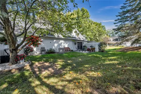 Exterior - 9838 Highgate Ct, Mentor, OH 44060 photo 8 of 10