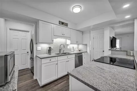 Kitchen - 9838 Highgate Ct, Mentor, OH 44060 photo 1 of 6