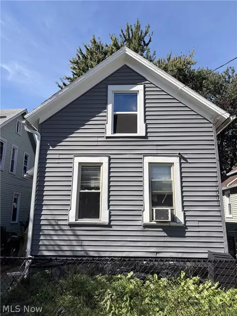 3354 W 32nd St, Cleveland, OH 44109