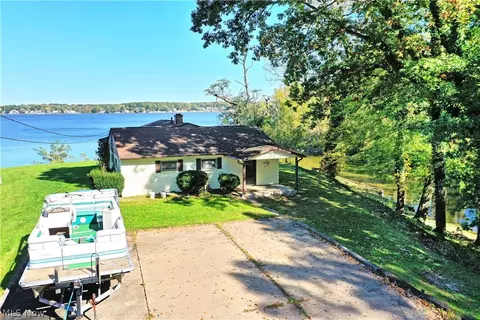 767 Grandview Rd, Lake Milton, OH 44429