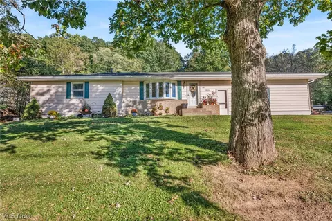 101 Starkey Dr, Newcomerstown, OH 43832
