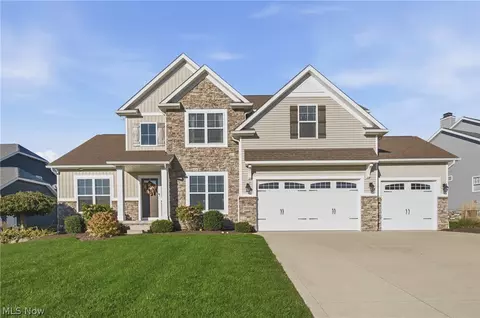 2625 Ledgestone Dr NW, Uniontown, OH 44685