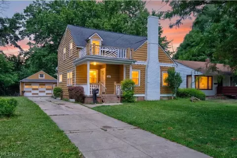 4724 Green Rd, Warrensville Heights, OH 44128