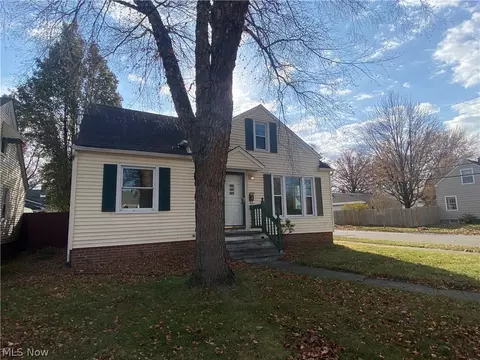 12113 Wayland Ave, Cleveland, OH 44111