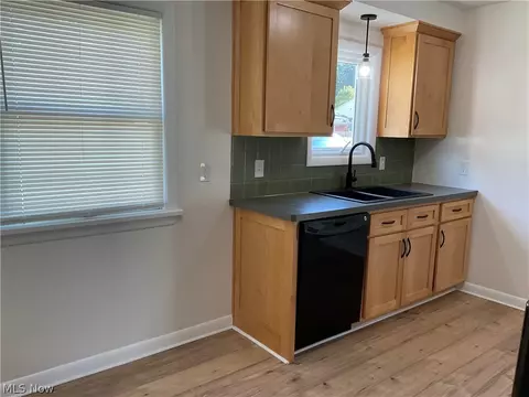 Kitchen - 1729 Rockefeller Rd, Wickliffe, OH 44092 photo 2 of 3