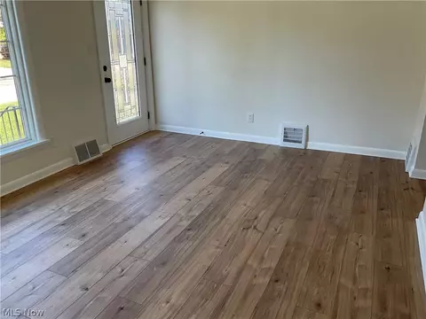 Living - 1729 Rockefeller Rd, Wickliffe, OH 44092 photo 2 of 5