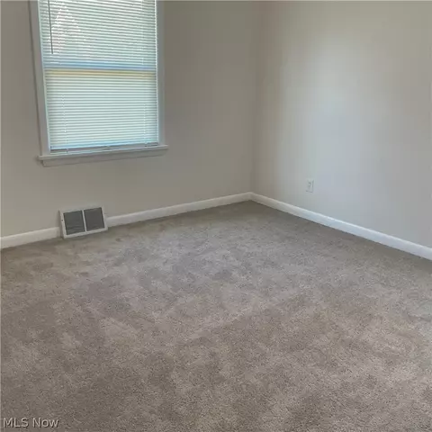 Bedroom - 1729 Rockefeller Rd, Wickliffe, OH 44092 photo 2 of 7