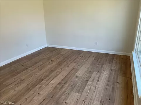 Living - 1729 Rockefeller Rd, Wickliffe, OH 44092 photo 4 of 5
