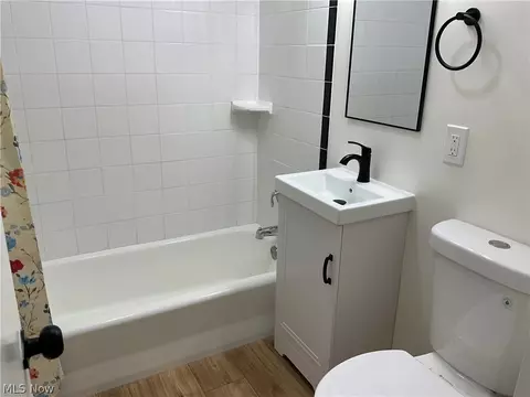 Bath - 1729 Rockefeller Rd, Wickliffe, OH 44092 photo 1 of 3