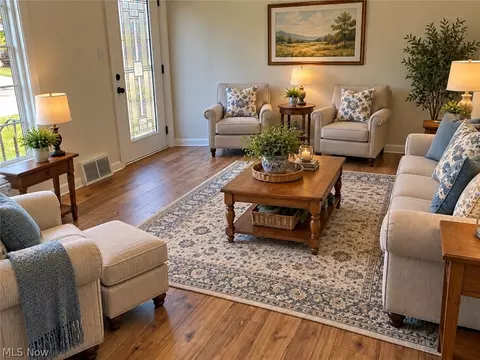 Living - 1729 Rockefeller Rd, Wickliffe, OH 44092 photo 3 of 5