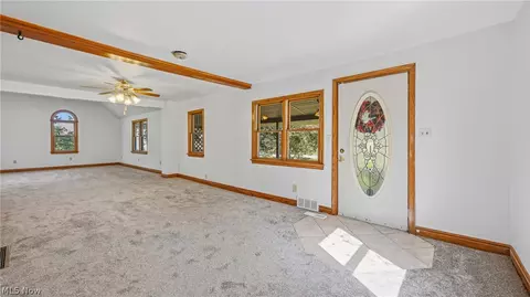 Living - 668 Hazelton St, Masury, OH 44438 photo 1 of 10