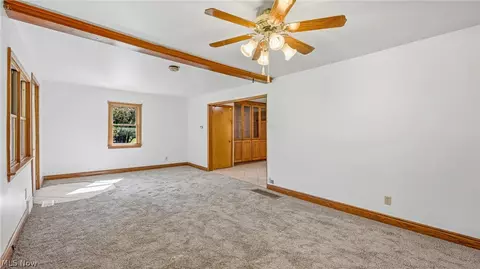 Living - 668 Hazelton St, Masury, OH 44438 photo 3 of 10