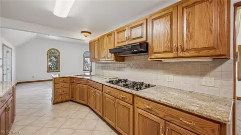 Kitchen - 668 Hazelton St, Masury, OH 44438 photo 3 of 3