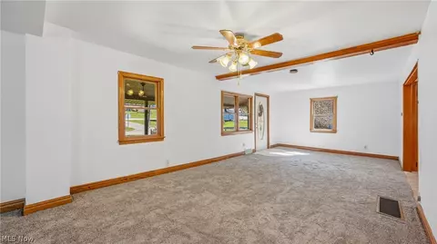 Living - 668 Hazelton St, Masury, OH 44438 photo 4 of 10
