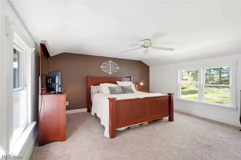 Bedroom - 150 E Warner Rd, Akron, OH 44319 photo 1 of 6