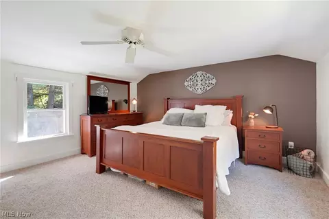 Bedroom - 150 E Warner Rd, Akron, OH 44319 photo 2 of 6