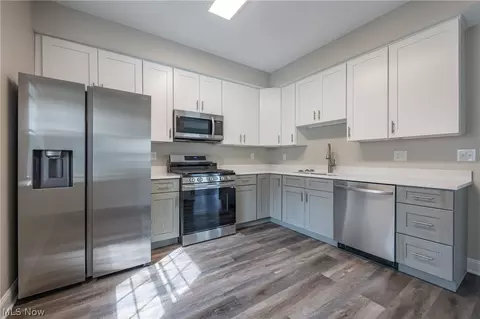 Kitchen - 1716 Robindale St, Wickliffe, OH 44092 photo 3 of 4