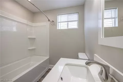 Bath - 1716 Robindale St, Wickliffe, OH 44092 photo 4 of 4