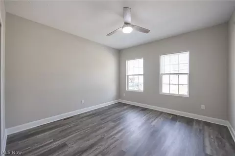 Bedroom - 1716 Robindale St, Wickliffe, OH 44092 photo 3 of 3