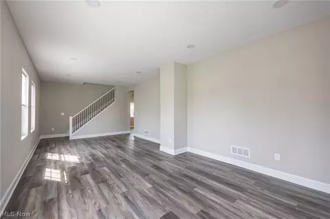 Living - 1716 Robindale St, Wickliffe, OH 44092 photo 4 of 5