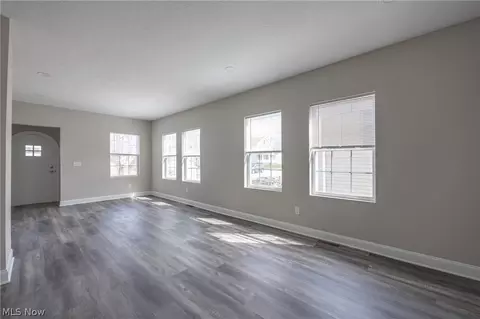 Living - 1716 Robindale St, Wickliffe, OH 44092 photo 1 of 5