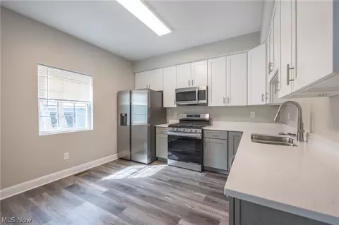 Kitchen - 1716 Robindale St, Wickliffe, OH 44092 photo 2 of 4