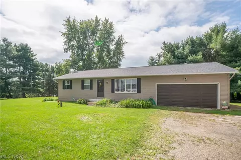8835 Dover Rd, Apple Creek, OH 44606