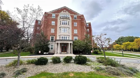 13800 Fairhill Rd, Shaker Heights, OH 44120