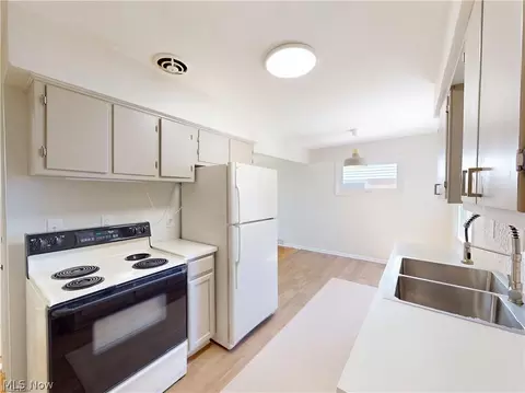 Kitchen - 1713 Empire Rd, Wickliffe, OH 44092 photo 3 of 3