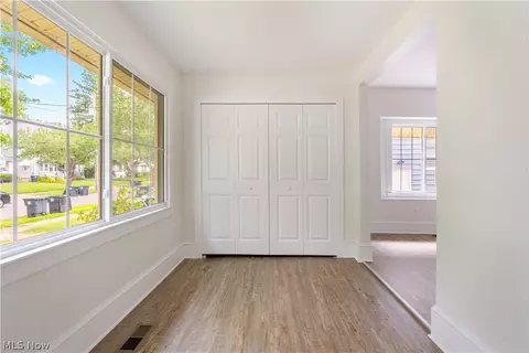 Entry Way - 156 E Mapledale Ave, Akron, OH 44301 photo 1 of 1