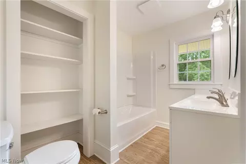 Bath - 156 E Mapledale Ave, Akron, OH 44301 photo 1 of 2